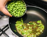 A picture of step 2 of Peas Pulao.