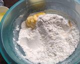 Foto langkah ke 1 dari resep Donat empuk dan lembut tanpa ulen tanpa mixer (metode autolysis).