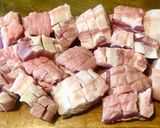 Fokhagymás-majoránnás sült oldalas krumplipürével recept fázis 2 fotója