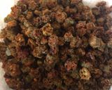 A picture of step 2 of Kurmuri bhindi chaat.