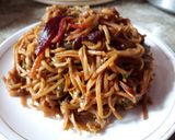 Tri colour Chow mein रेसिपी चरण 4 फोटो