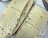 Foto del paso 1 de la receta: Bocata de lomo con queso y mahonesa