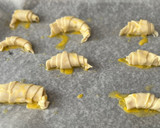 Foto del paso 2 de la receta: Mini croissants de mantequilla sin lactosa y coquitos caseros