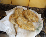 Foto del paso 3 de la receta: Bacaladillas (lirios, mairas…) fritos