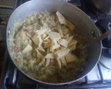 Foto del paso 3 de la receta: Chupe de zapallos italianos con papas fritas