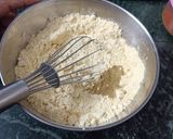 A picture of step 5 of Aloo bonda.