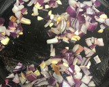 Foto del paso 4 de la receta: 247. Rollitos de pechuga con cebollitas (principal carne)
