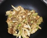 Foto del paso 5 de la receta: Salteado de pollo con ensalada de papas con zanahoria