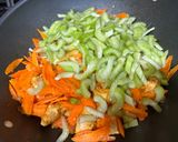 A picture of step 4 of Miki Bihon Guisado.