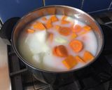 Foto del paso 1 de la receta: Sopa cremosa de zapallo y zanahoria con un toque de jengibre