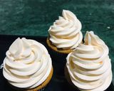 A picture of step 5 of Orange Crystal Cupcake.