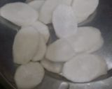 A picture of step 3 of Tomato radish salad.