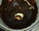 A picture of step 3 of Mariegold biscuit ka cake.
