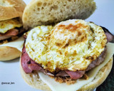 Foto del paso 6 de la receta: Hamburguesa de pollo con bacon, queso y huevo frito sabor Cookpad