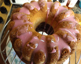 Foto del paso 4 de la receta: Bizcocho bicolor con nougat de rosas y botones de rosas