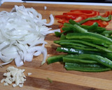 Foto del paso 1 de la receta: Fajitas integrales de pollo con toque de Moriles
