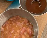 A picture of step 3 of Chicken breast stir fry with chilli, soysauce, black vinegar, Chinese style.