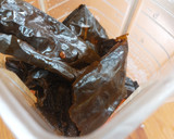 Foto del paso 2 de la receta: Carne de res en salsa de chile pasilla