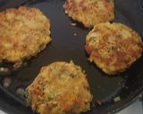 A picture of step 9 of Home made veggie and meat burgers.
