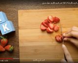 صورة لخطوة 2 من وصفة كيك الايس كريم بالفراولة سهل وسريع