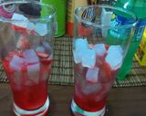 Foto langkah ke 2 dari resep Strawberry Float.