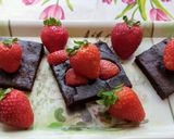 Brownie gyorsan kakaósan, eperrel 🍓🍫🍓 recept fázis 3 fotója