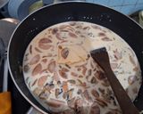 Foto langkah ke 3 dari resep Spaghetti with Mushroom Sauce.