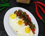 Foto langkah ke 4 dari resep Telur Mata Sapi.