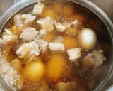 Hình bước làm 4 của món Thịt Kho Trứng Vịt Muối