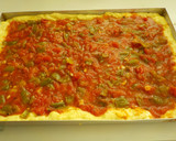 Foto del paso 12 de la receta: Coca de tomate y de harina con longanizas blancas
