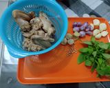 Foto langkah ke 1 dari resep Ayam Kuning Kemangi.