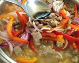 Foto del paso 2 de la receta: Lomo saltado