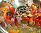 Foto del paso 2 de la receta: Lomo saltado