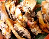 Foto langkah ke 2 dari resep Ayam Lodho Panggang (Ayam Ingkung) dan tips detail.