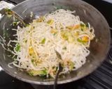 A picture of step 3 of Veg Hakka noodles.