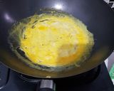 Foto langkah ke 2 dari resep Sandwich Telur Dadar.