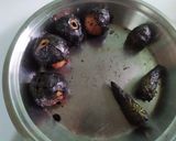 சுட்ட தக்காளி பூண்டு சட்னி(Burnt& roasted tomato garlic chilli chutney recipe in tamil) ரெசிபி ஸ்டேப் 3 புகைப்படம்