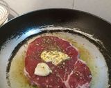Foto langkah ke 3 dari resep Steak Simpel Saus Blackpepper.