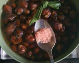 Foto langkah ke 2 dari resep Urap Kentang Ireng.
