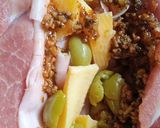 Foto del paso 2 de la receta: Bondiola Rellena de Jamón, queso, chimichurri y aceitunas