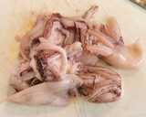 Foto del paso 1 de la receta: Calamares rellenos del  propio calamar y de Panceta ibérica