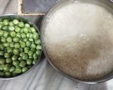 A picture of step 1 of Matar pulao.
