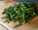 Foto del paso 5 de la receta: Cocina para principiantes: Chauchas y papas con huevitos de codorniz