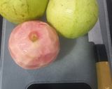 Foto langkah ke 1 dari resep Guava + Selasih with Coconut Water+ Condensed Milk Ice (Ala Chef).