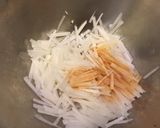 A picture of step 3 of Healthy Daikon radish and tuna salad, 大根ツナサラダ, GF possible.