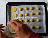 Foto langkah ke 5 dari resep Chui Kao So | Butter Cookies Kacang Tanpa Kacang.