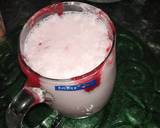 Strawberry shake with ice cream recipe step 2 photo