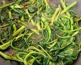 Foto langkah ke 3 dari resep Tumis Kangkung Belacan.