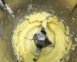 Gambar langkah 7 resipi Cupcake Oren Sunquick Santan Cream Cheese Frosting.
