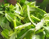 Foto langkah ke 3 dari resep Tumis Kangkung Terasi.